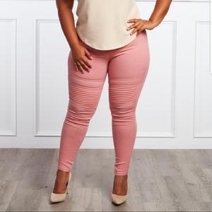 8/10 pink skinny moto leggings